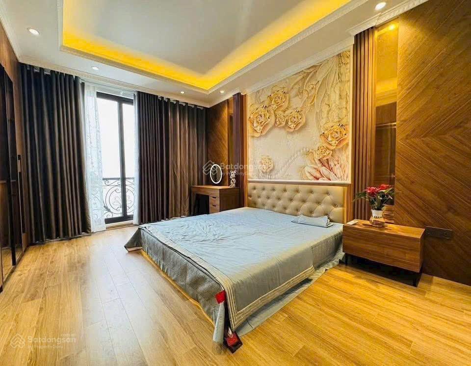 Hot bán nhà pl hoàng quốc việt 110m2  thang máykinh doanh 2thoáng oto tránh nhỉnh 32tỷ