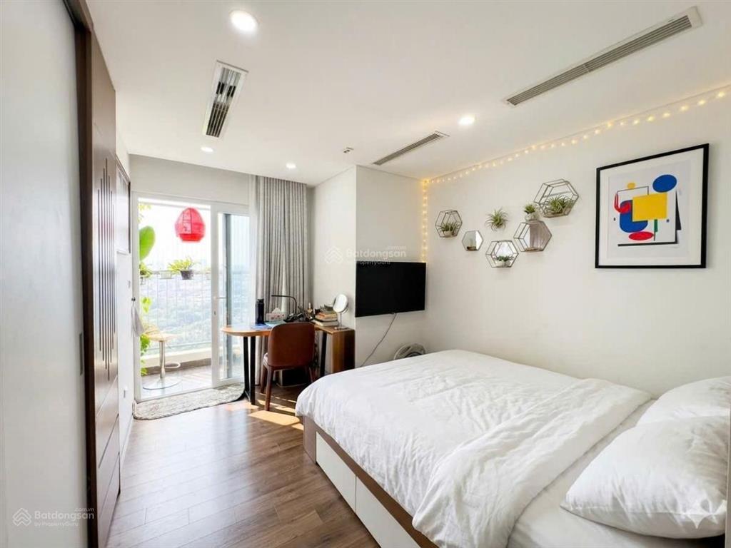 Bán gấp cc 3pn golden palace mễ trì 141m2 lô góc tầng trung tặng nội thất tiền tỷ  nhỉnh 13tỷ