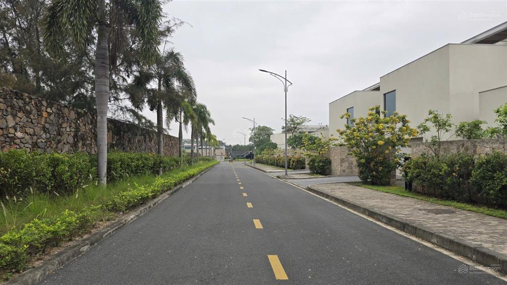 Chính chủ chuyển nhượng căn biệt thự mặt hồ dự án gofl vân trì (villla avenue vân trì)