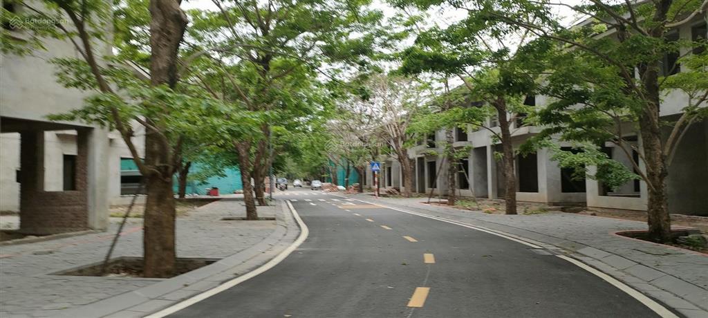 Bán liền kề vạn tuế 100m2 trục kinh doanh