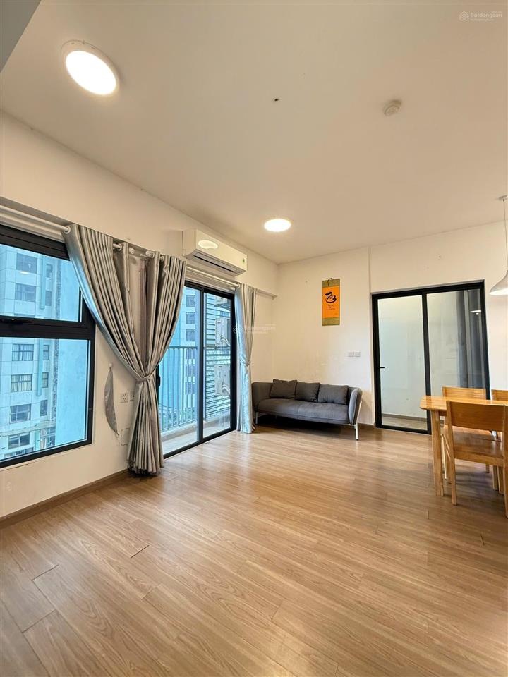 Bán căn 2 phòng ngủ 58m2 toà park, full đồ hướng mát giá tốt