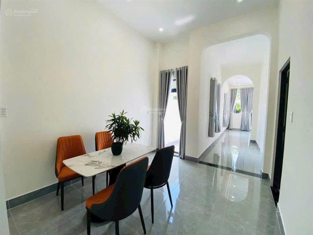 1 tỷ 080 triệu không phát sinh bán nhà cấp 4 mới xây tặng nội thất ngay uỷ ban phường