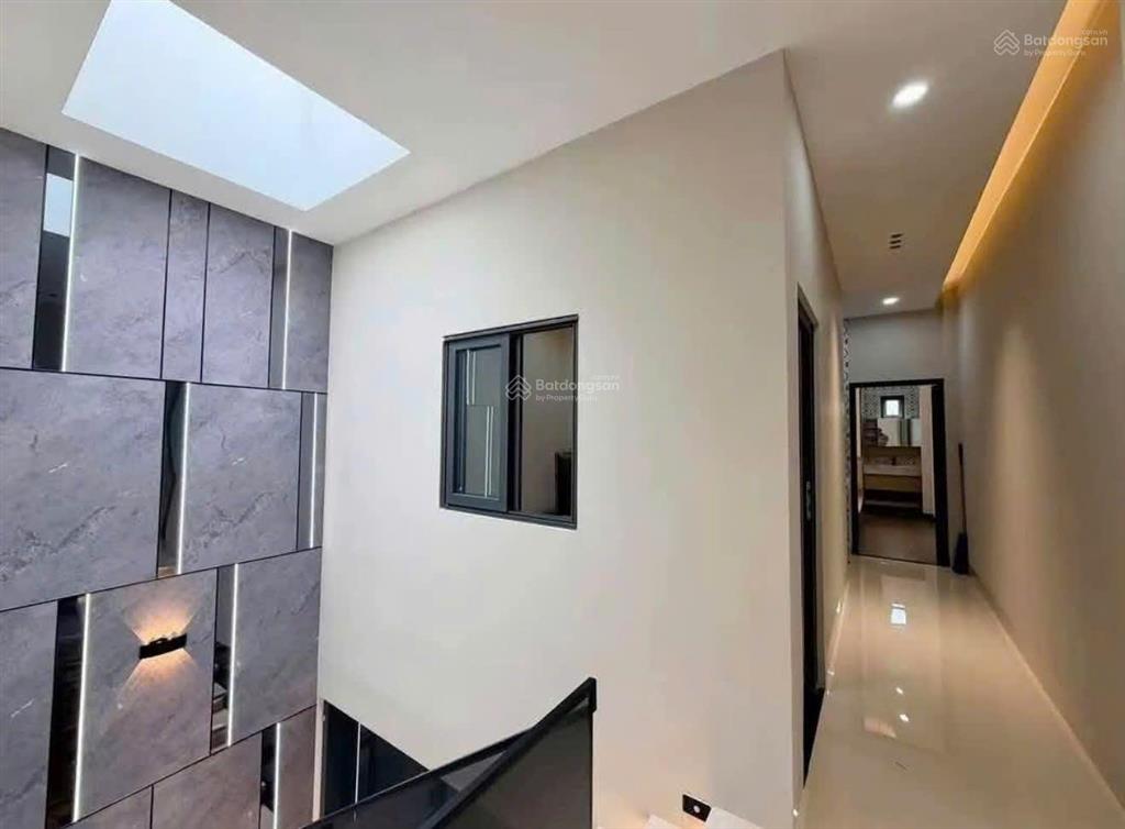 Nhà độc lập sổ riêng nay có việc cần bán, tặng nội thất cuối đồng khởi