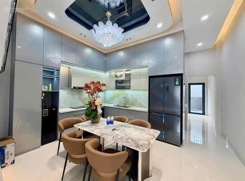 Nhà độc lập sổ riêng nay có việc cần bán, tặng nội thất cuối đồng khởi