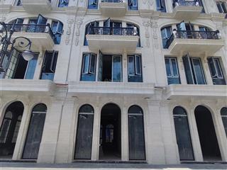 Đẳng cấp biệt thự mặt phố linh lang lô góc 135 m², 5 tầng hoàn mỹ. giá vip.