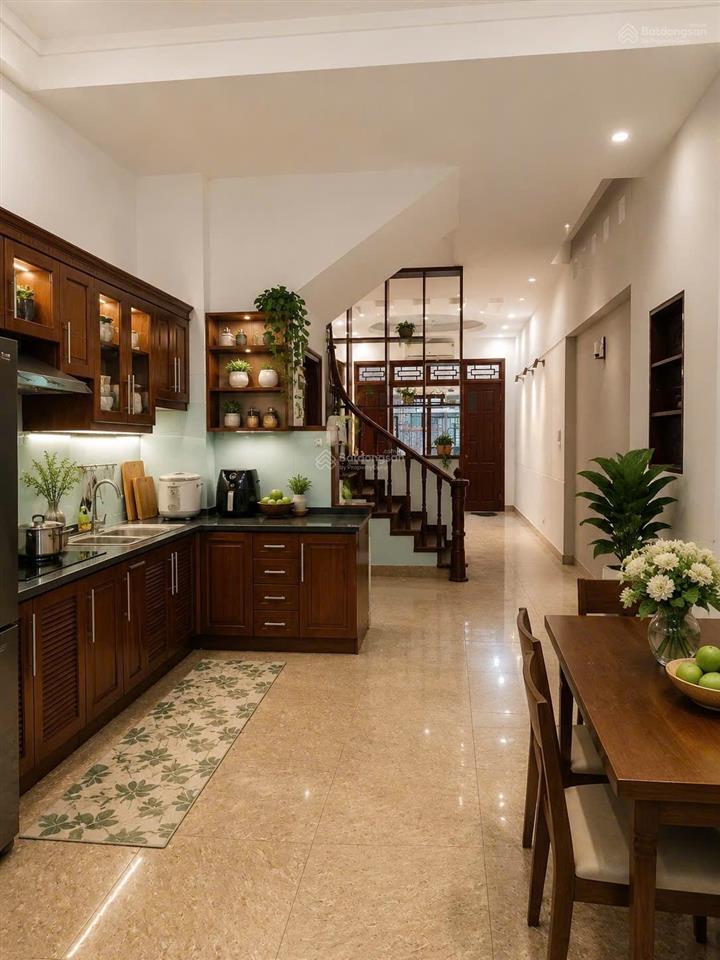 Gấp lắm! nhà trịnh công sơn 76 m², mt 4.3m, sát hồ tây, lotte. giá đt 26 tỷ.
