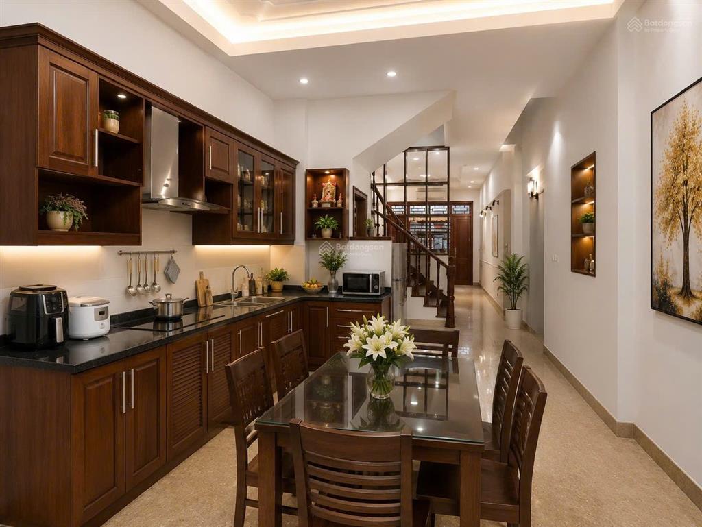 Gấp lắm! nhà trịnh công sơn 76 m², mt 4.3m, sát hồ tây, lotte. giá đt 26 tỷ.