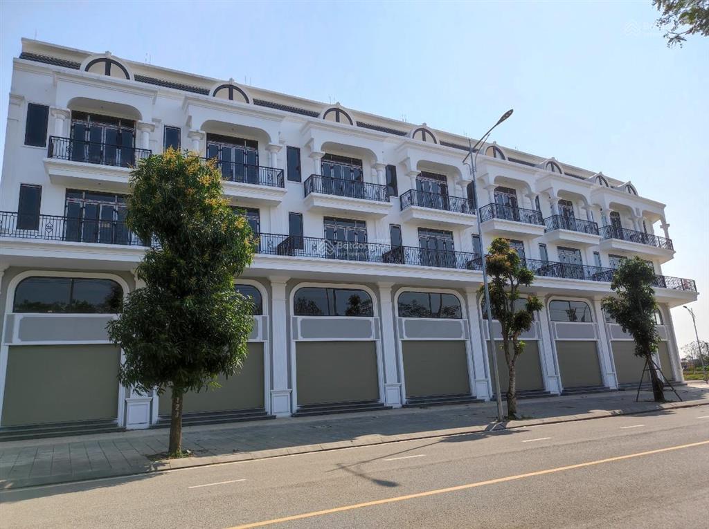 View quảng trường 319! 72 m2, 5 tầng, mt 5m. hot 9,86 tỷ.