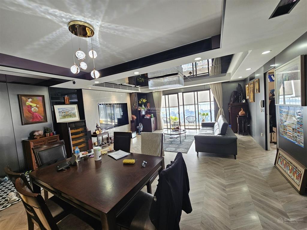 Siêu phẩm tây hồ residence, căn góc 113 m2, 3 phòng ngủ, view hồ tây. hot 10,3 tỷ.