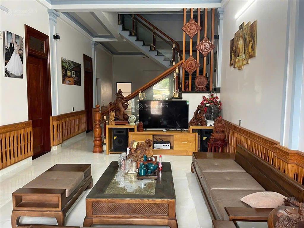 Tìm đâu ra nhà mái thái rộng thênh thang mà giá tính tiền đất có 5tr/m2