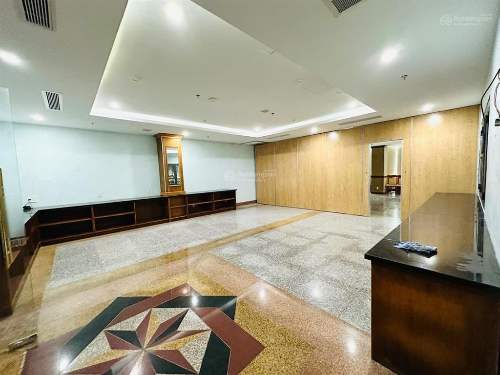Cho thuê văn phòng tầng 2, dt 250m², mới đẹp giá thuê rẻ