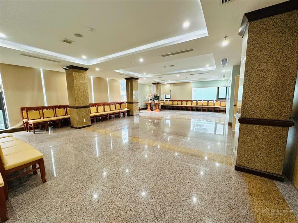 Cho thuê văn phòng tầng 2, dt 250m², mới đẹp giá thuê rẻ