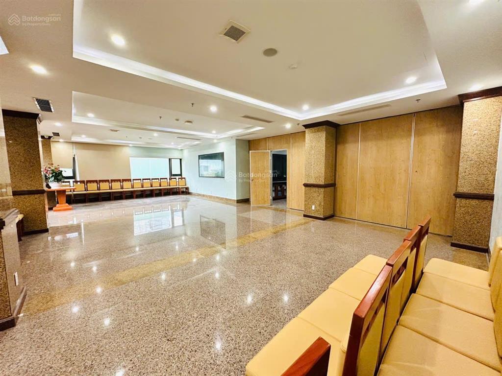 Cho thuê văn phòng tầng 2, dt 250m², mới đẹp giá thuê rẻ
