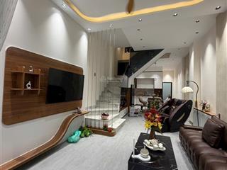 Bán nhà 3 tầng 3 mê  mt đường phú lộc , vị trí nằm sát biển cực đẹp , nhà 4 phòng ngủ nội thất đẹp