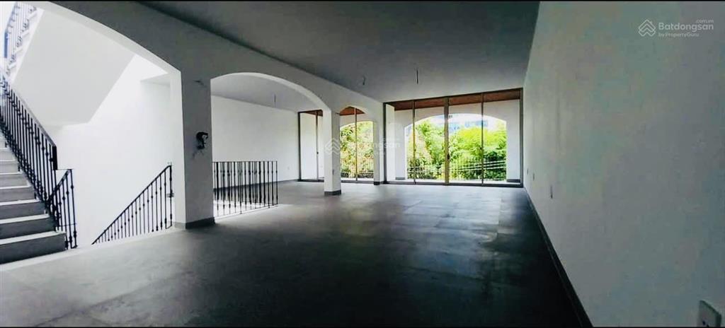 Bán gấp cặp nhà an thượng 33 , ngay khu phố tây an thượng gần trần bạch đằng
vị trí nằm sát biển