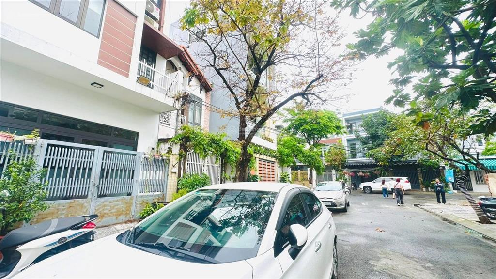 Bán nhà 4 tầng mặt tiền sát phạm văn đồng, dương đình nghệ, trung tâm biển sơn trà