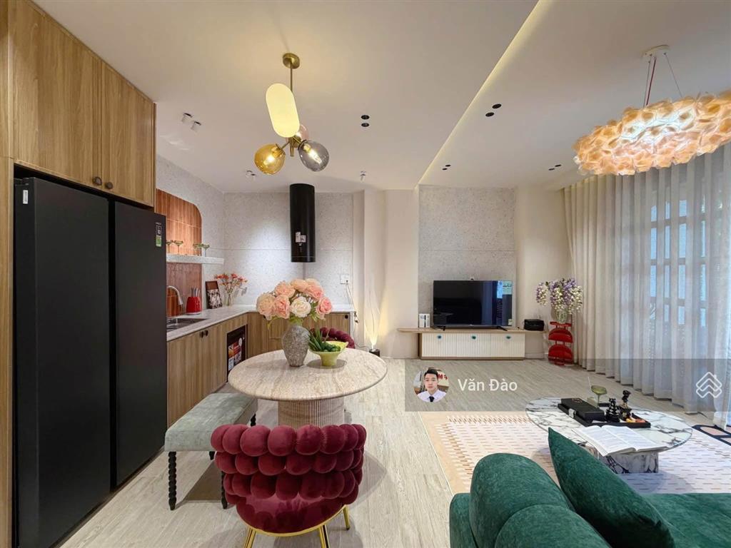 Nhà 3 tầng mới xây phong cách châu âu cổ điển , phù hợp mua ỏ hoặc cho thuê có dòng tiền cao