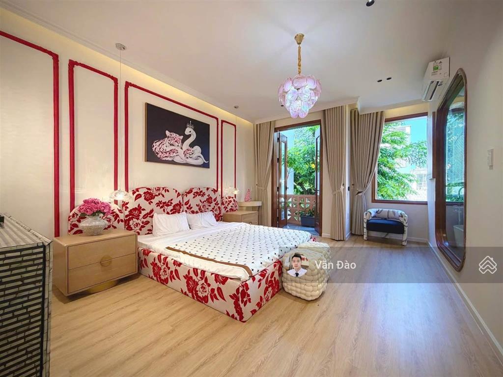 Nhà 3 tầng mới xây phong cách châu âu cổ điển , phù hợp mua ỏ hoặc cho thuê có dòng tiền cao