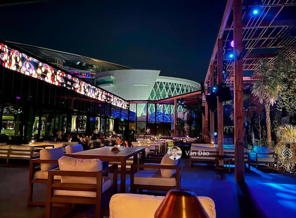 Mặt bằng sân vườn dt 500m2, ngang 28m, gần trần bạch đằng, gần biển, khu đông khách du lịch