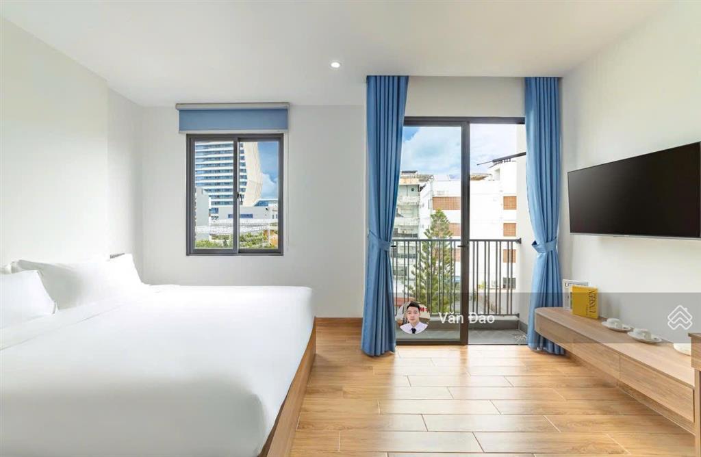 Căn hộ 7 tầng view biển , cách biển vài phút đi bộ , tông 12 căn hộ dòng tiền 150 triệu / tháng