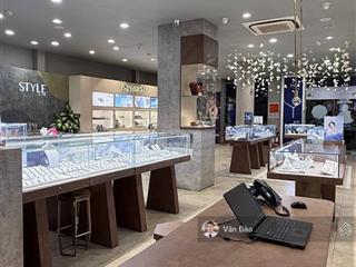 Nhà 4 tầng mt nguyễn văn linh, ngang 10m có thang máy phù hợp thương hiệu lớn