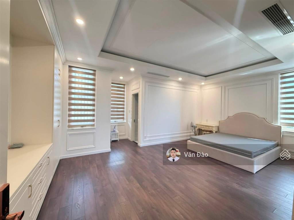 Villa view trực diện biển 8 phòng ngủ full nội thất, dt 800m2 cực rộng rãi