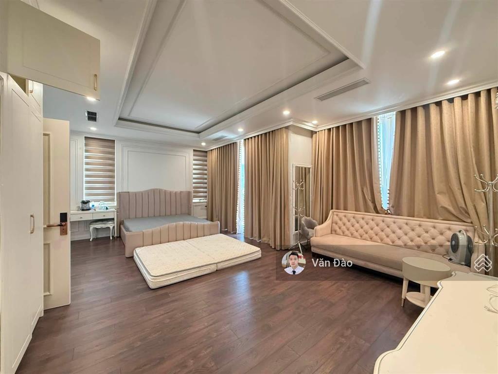 Villa view trực diện biển 8 phòng ngủ full nội thất, dt 800m2 cực rộng rãi