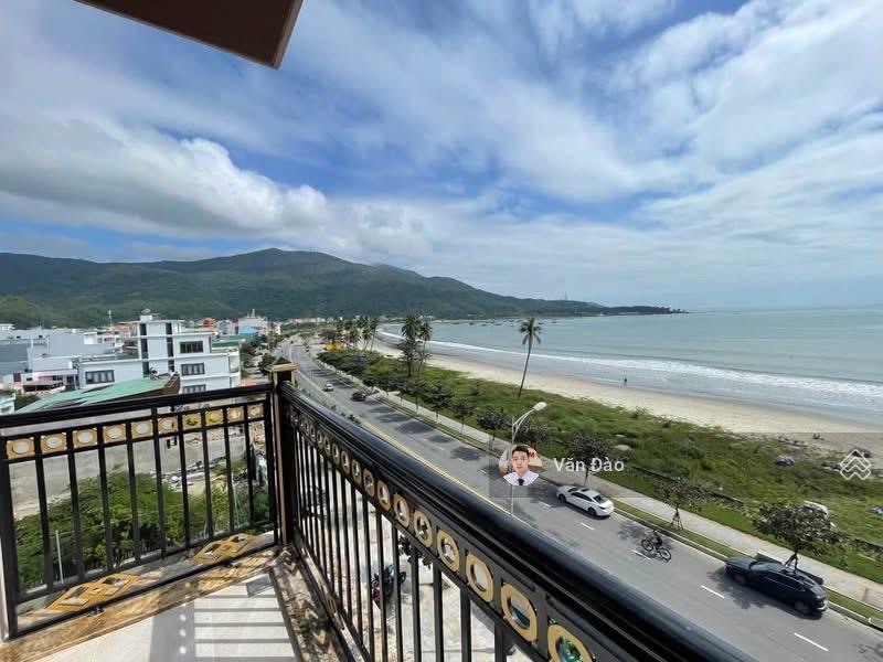 Villa view trực diện biển 8 phòng ngủ full nội thất, dt 800m2 cực rộng rãi