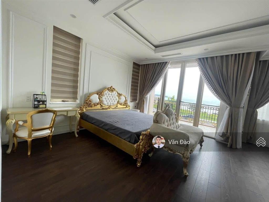 Villa view trực diện biển 8 phòng ngủ full nội thất, dt 800m2 cực rộng rãi