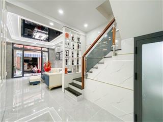 Nhà đẹp hẻm xe hơi quận 11 giá hơn 7 tỷ có tl