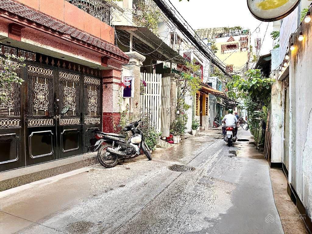 Hạ gần 1 tỷ. bán nhà hẻm xe hơi khu đồng đen gấp bán.