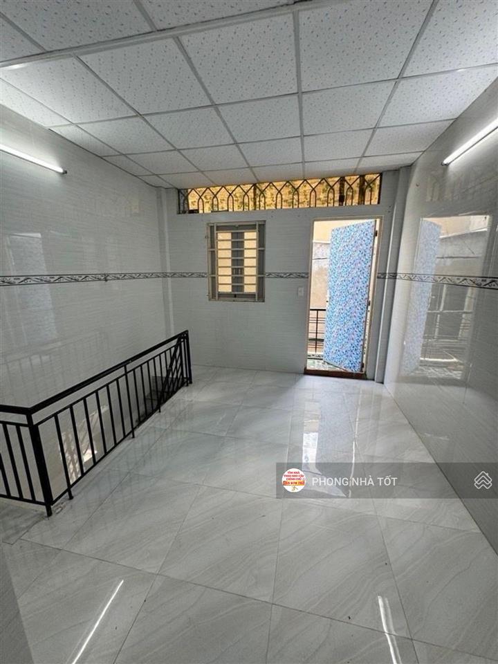 Bán nhà rẻ tân phú hơn 2tỷ thương lượng