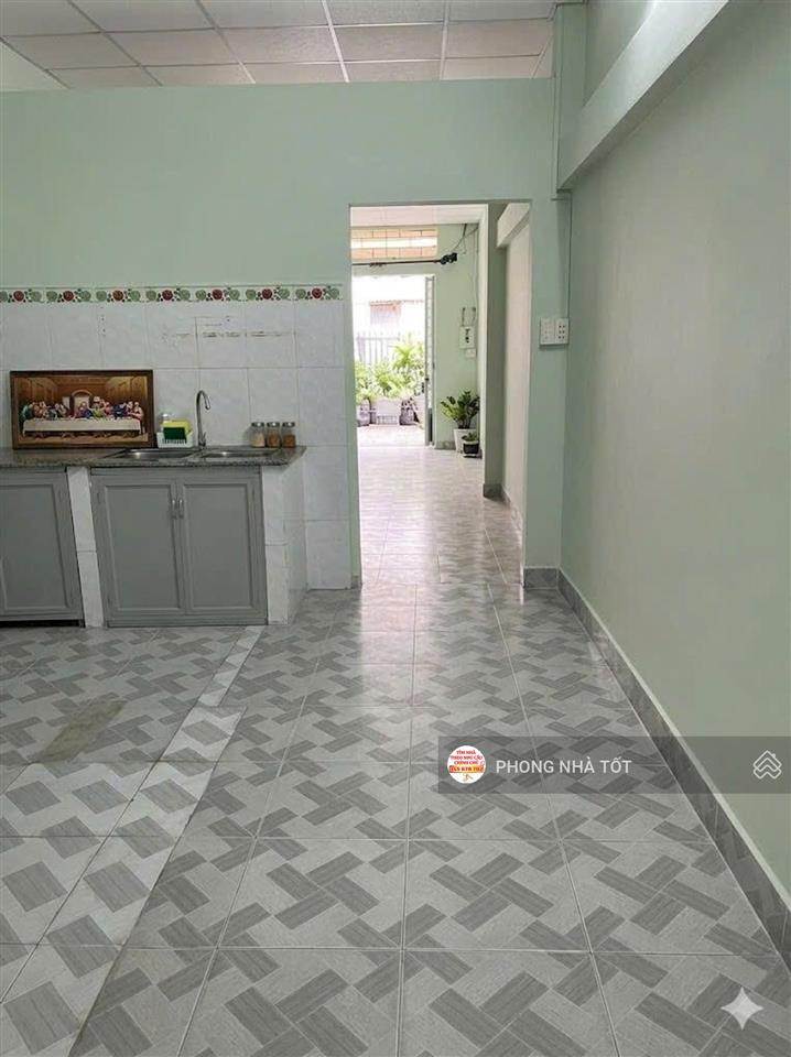Hơn 5tỷ nhà 82m2 tân phú giáp tân bình. gấp bán.