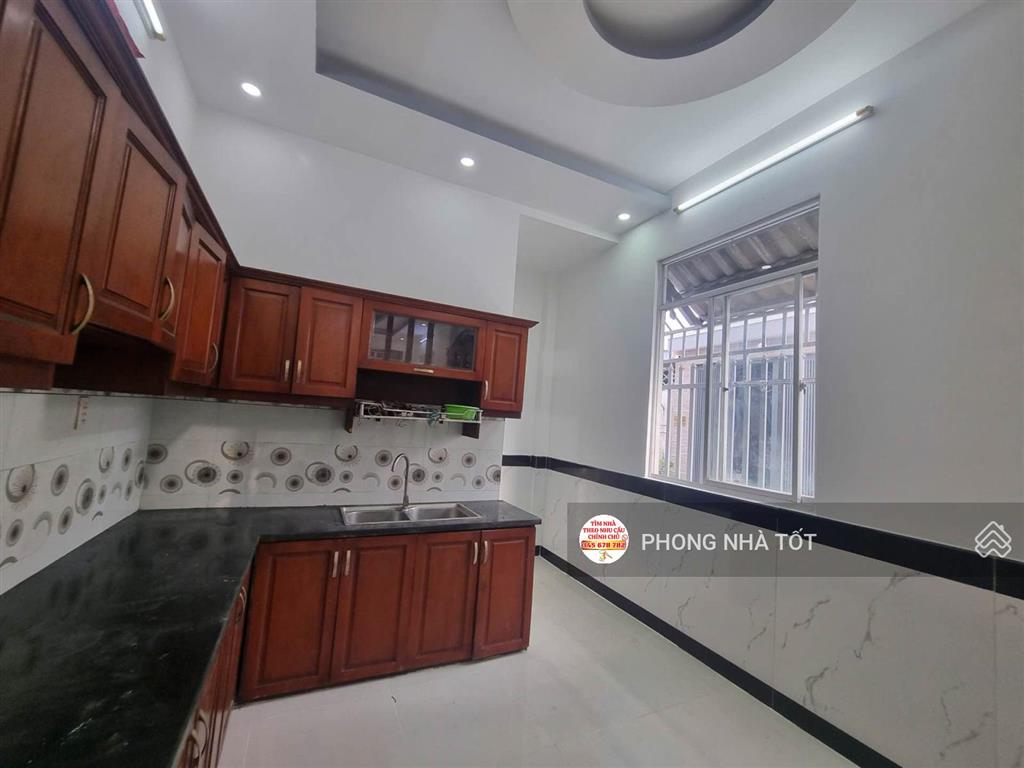 Hơn 4tỷ, bán nhà đẹp hẻm xe hơi quận 12
