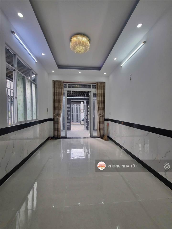 Hơn 4tỷ, bán nhà đẹp hẻm xe hơi quận 12