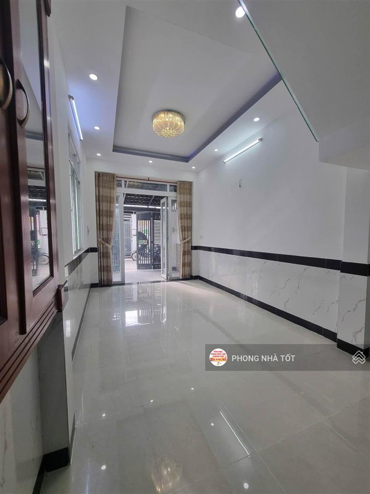 Hơn 4tỷ, bán nhà đẹp hẻm xe hơi quận 12