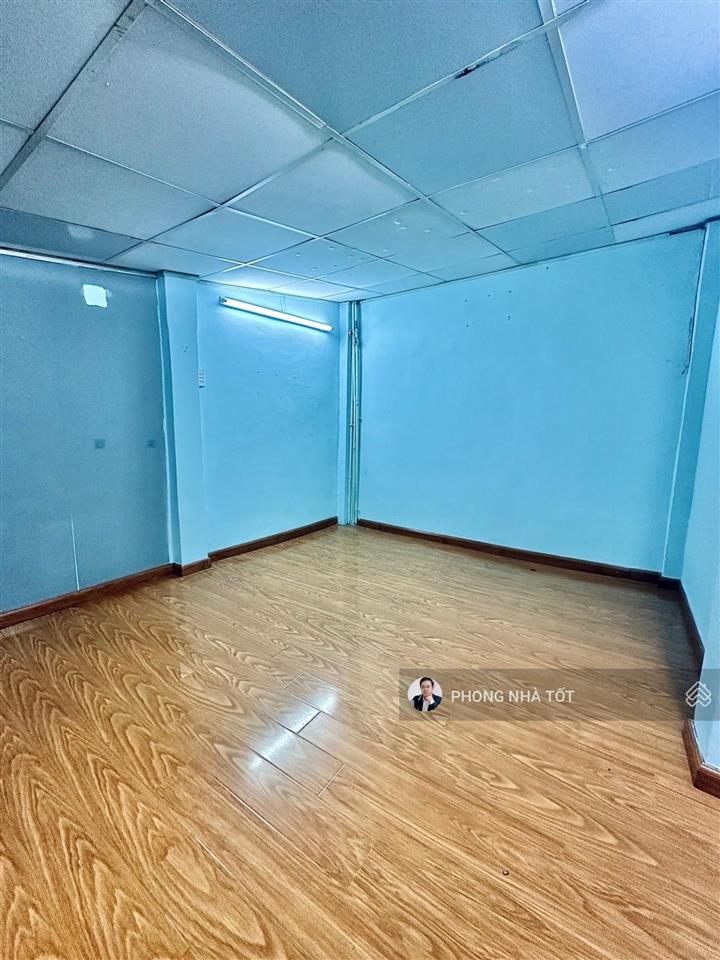Bán nhà lanh quanh 2 tỷ tân phú sát hẻm xe hơi