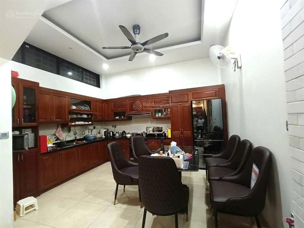 Bán nhà lưu hữu phước, từ liêm  vỉa hè rộng, ô tô vòng quanh, vừa ở vừa làm văn phòng giá 18 tỷ.