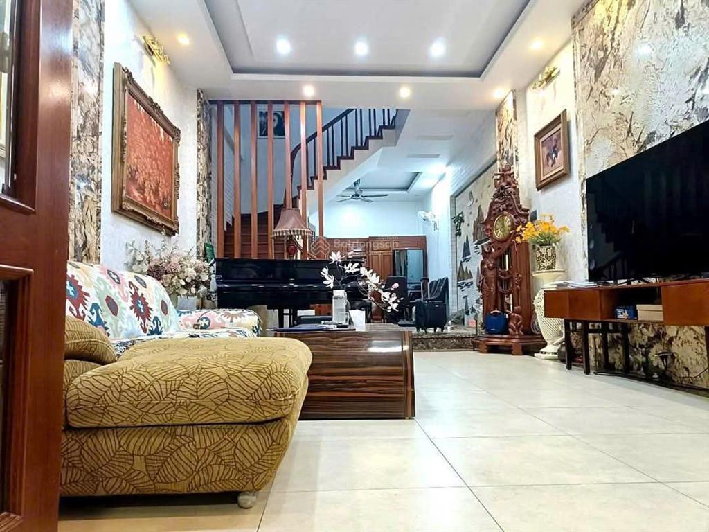 Bán nhà lưu hữu phước, từ liêm  vỉa hè rộng, ô tô vòng quanh, vừa ở vừa làm văn phòng giá 18 tỷ.