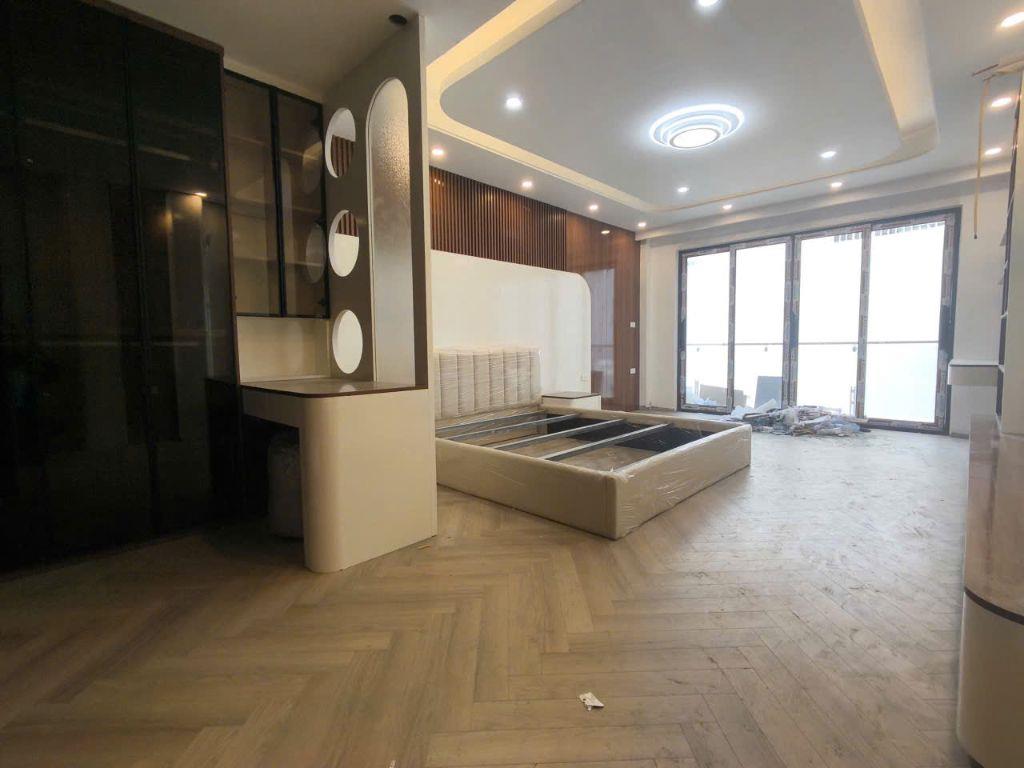 Bán Nhà mặt phố 142m2  mặt tiền 8m Kinh doanh dòng tiền