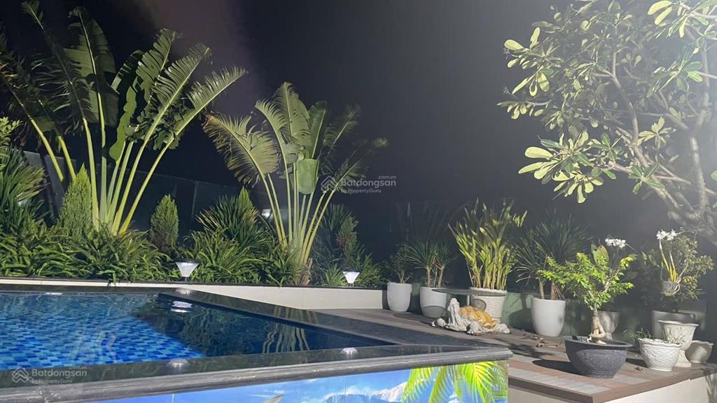 Bán penthouse 560m2  4pn  4wc  hồ bơi riêng  24,5tỷ  sổ hồng