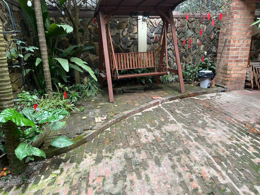 Cho thuê tầng 1  nhà mặt phố khu ngọc hà, ba đình, hà nội
