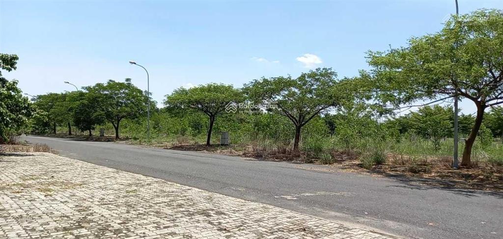 Mình chính chủ cần sang gấp lô đất sunflower city 6x23 (138m2) mặt đường 17m, giá chỉ 850 triệu