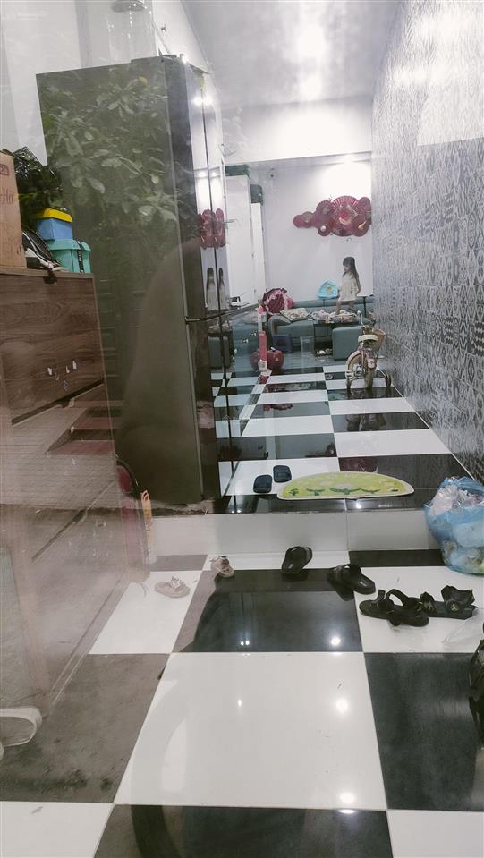Bán nhà riêng ngõ 464/1 số 2a âu cơ full nội thất, 3 tầng, giá chỉ 6,3 tỷ