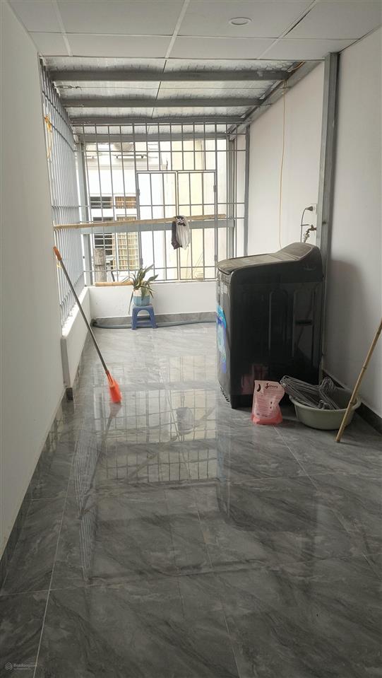 Bán nhà riêng ngõ 464/1 số 2a âu cơ full nội thất, 3 tầng, giá chỉ 6,3 tỷ