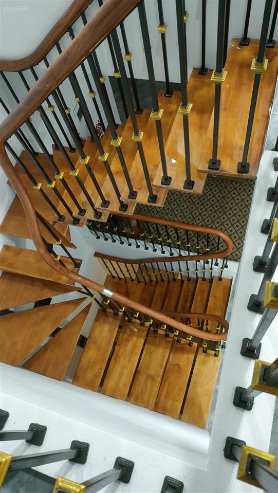 Bán nhà riêng ngõ 464/1 số 2a âu cơ full nội thất, 3 tầng, giá chỉ 6,3 tỷ