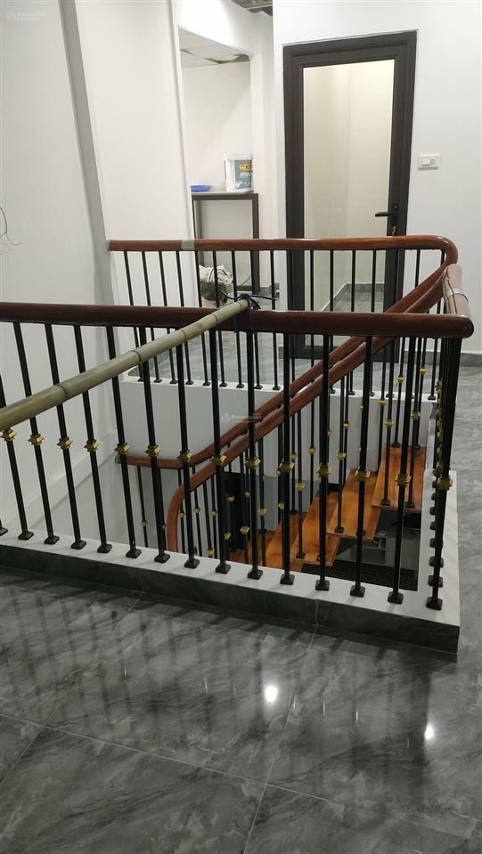 Bán nhà riêng ngõ 464/1 số 2a âu cơ full nội thất, 3 tầng, giá chỉ 6,3 tỷ