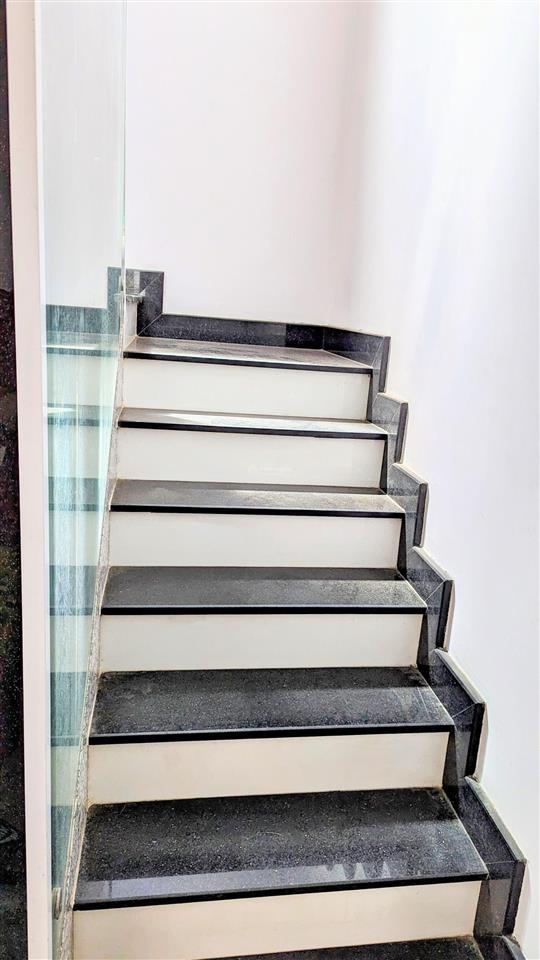 Bán nhà mặt tiền 247 nguyễn duy dương quận 10  6 tầng hoàn công  dòng tiền 50 triệu/tháng