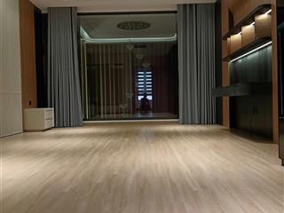 Bán nhà khu phân lô đường Nguyễn Văn Cừ - Long Biên - HN.