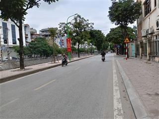 Hàng hiếm mặt đường Hồng Tiến - Long Biên.